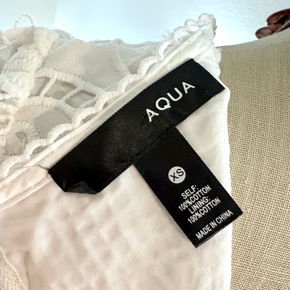 NWT XS White Lace Eyelet Embroidery Aqua Crop Top - Picture 7 of 7